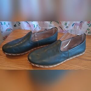 NWOT Tigris Forest Green Leather Handmade Casual Everyday Comfy Loafer Shoe SZ 8